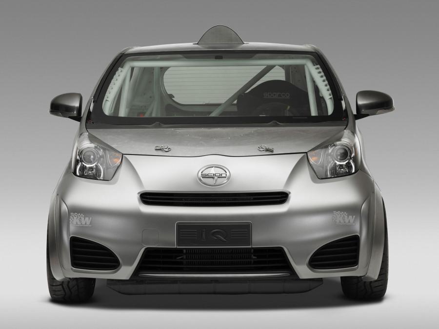  Toyota iQ by Tatsu 2011 года  (фото 8 из 10)